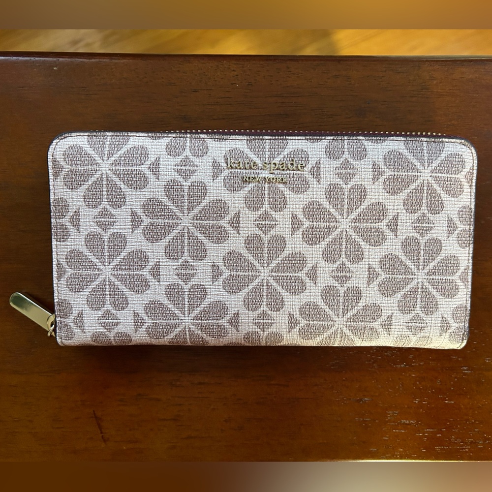 Very gently used large, Kate Spade wallet.